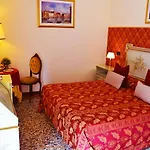 Venice Lion Residence Free Private Parking Easy Access Venice Aparthotel
