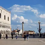 Aparthotel Venice Lion Residence Free Private Parking Easy Access Venice