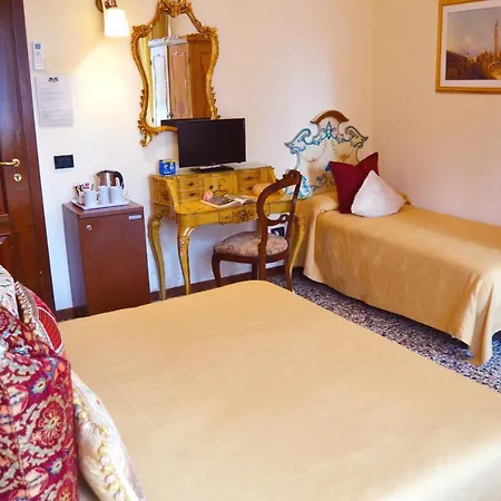Venice Lion Free Private Parking Easy Access Venice Mestre