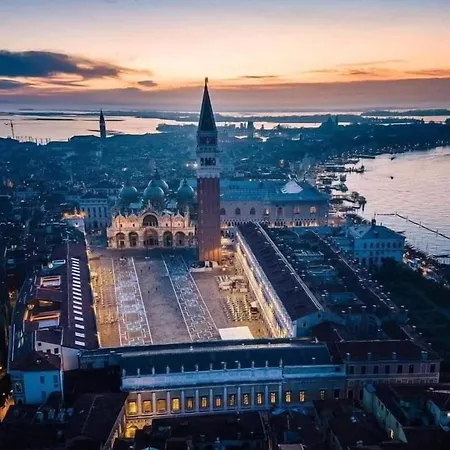 Aparthotel Venice Lion Free Private Parking Easy Access Venice 5*