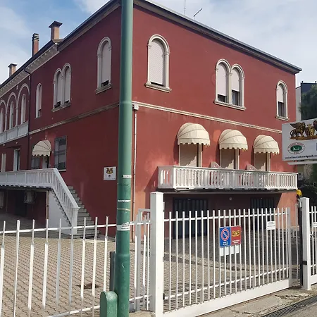 Venice Lion - Vespucci Apartahotel Mestre