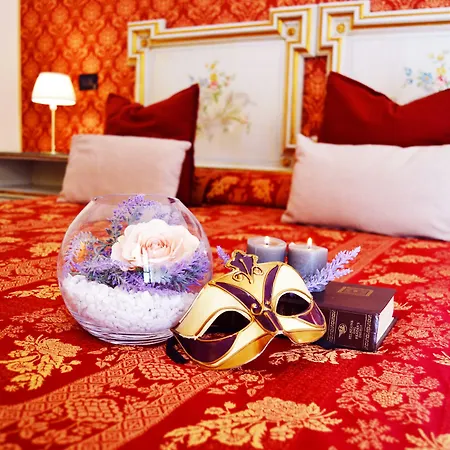 Venice Lion - Vespucci Apartahotel