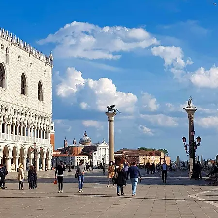 מלון דירות Venice Lion Free Private Parking Easy Access Venice 5*