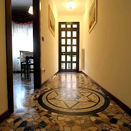 Venice Lion Free Private Parking Easy Access Venice