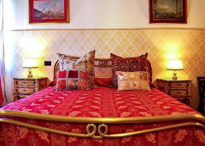 Venice Lion - Vespucci Apartahotel Mestre