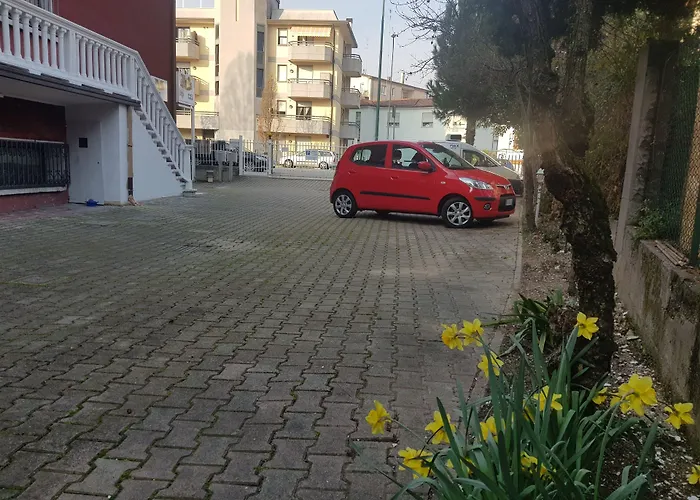 Venice Lion - Vespucci