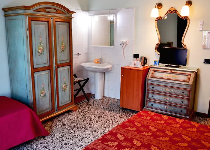 Venice Lion - Vespucci Apartahotel