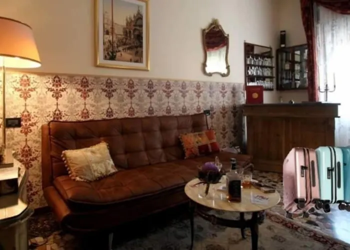 Venice Lion - Vespucci Apartahotel Mestre