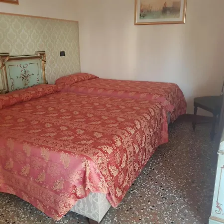 Venice Lion - Vespucci Aparthotel 5*