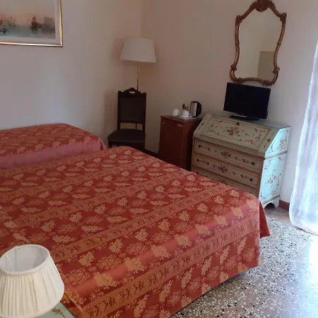 Venice Lion - Vespucci Aparthotel