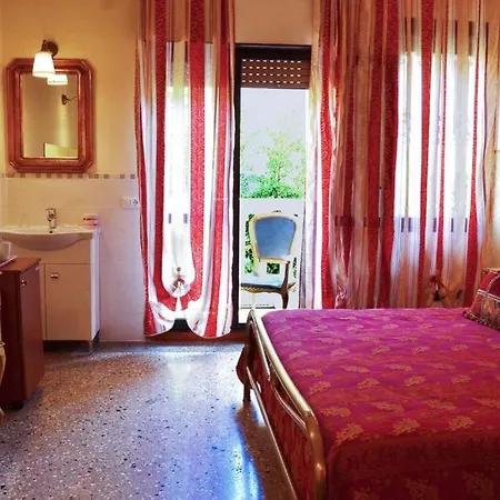 Venice Lion - Vespucci Aparthotel 5*