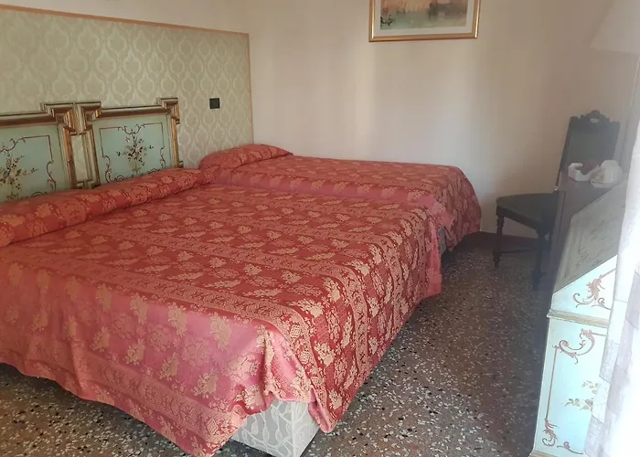 Venice Lion - Vespucci Lejlighedshotel 5*