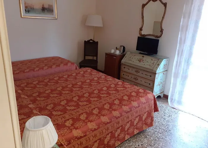 Venice Lion - Vespucci Lejlighedshotel