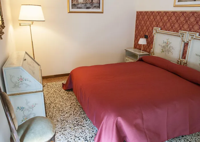 Venice Lion - Vespucci Lejlighedshotel